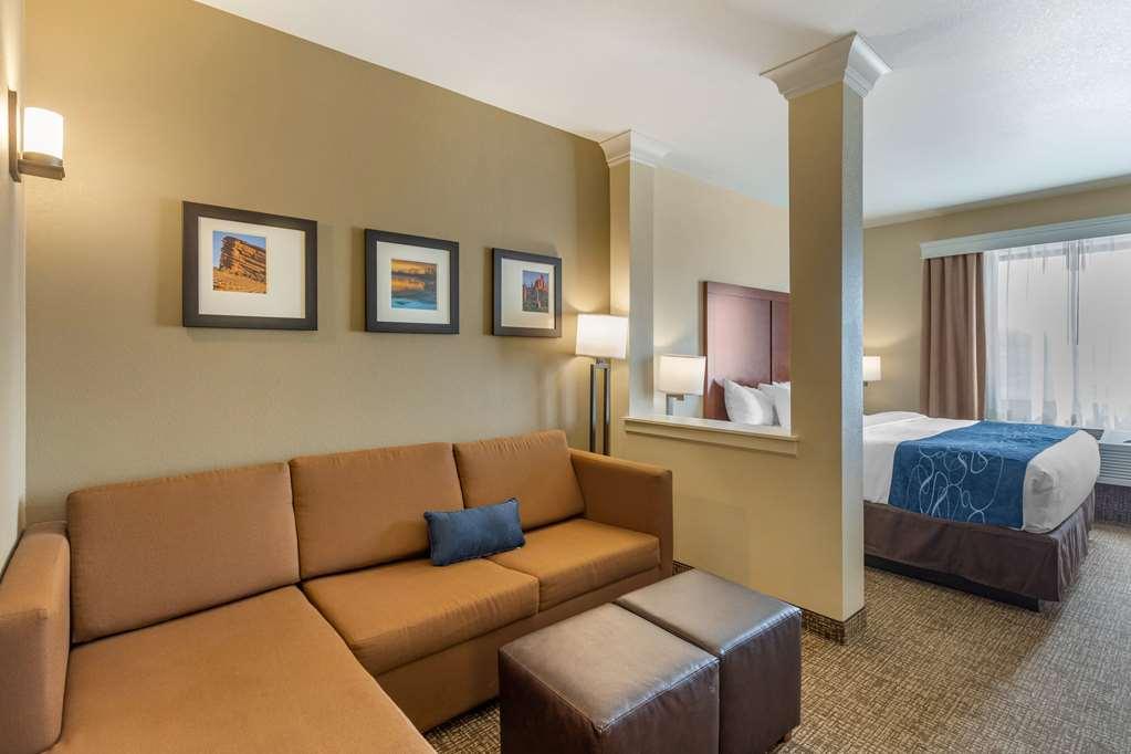 Mainstay Suites Near Denver Downtown Room photo