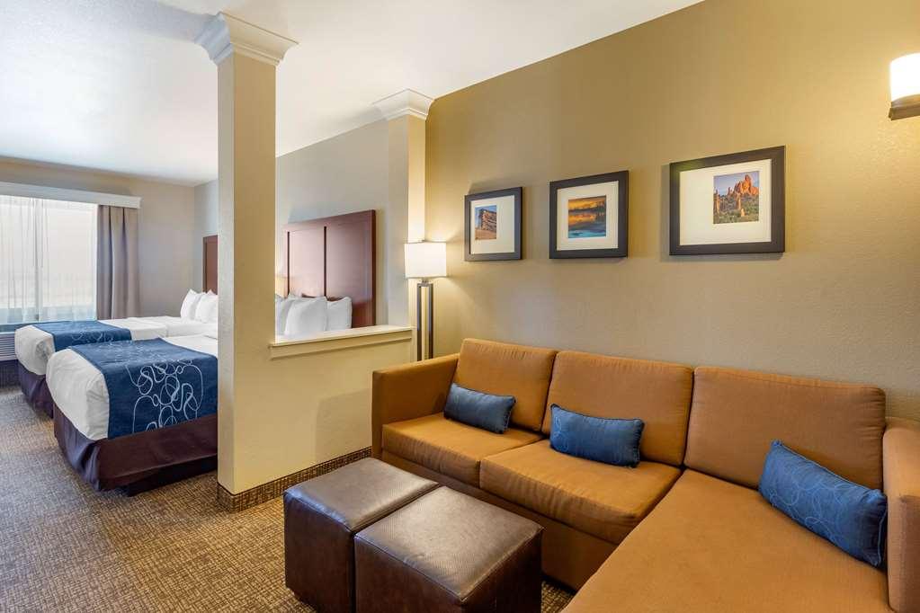 Mainstay Suites Near Denver Downtown Room photo